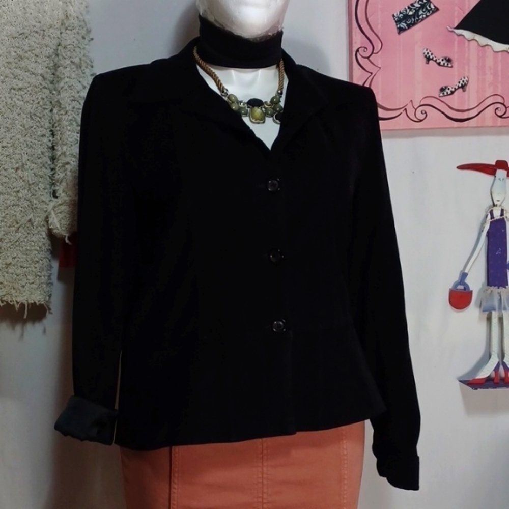 DRESS BARN JACKET SIZE XL IN A BEAUTIFUL BLACK AND POLYESTER BLEND